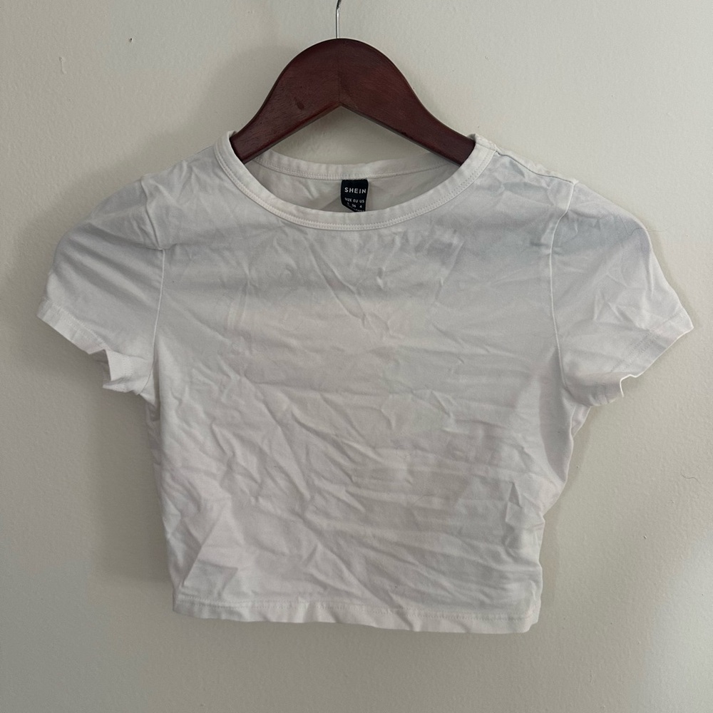 SHEIN Classic White Crop Top